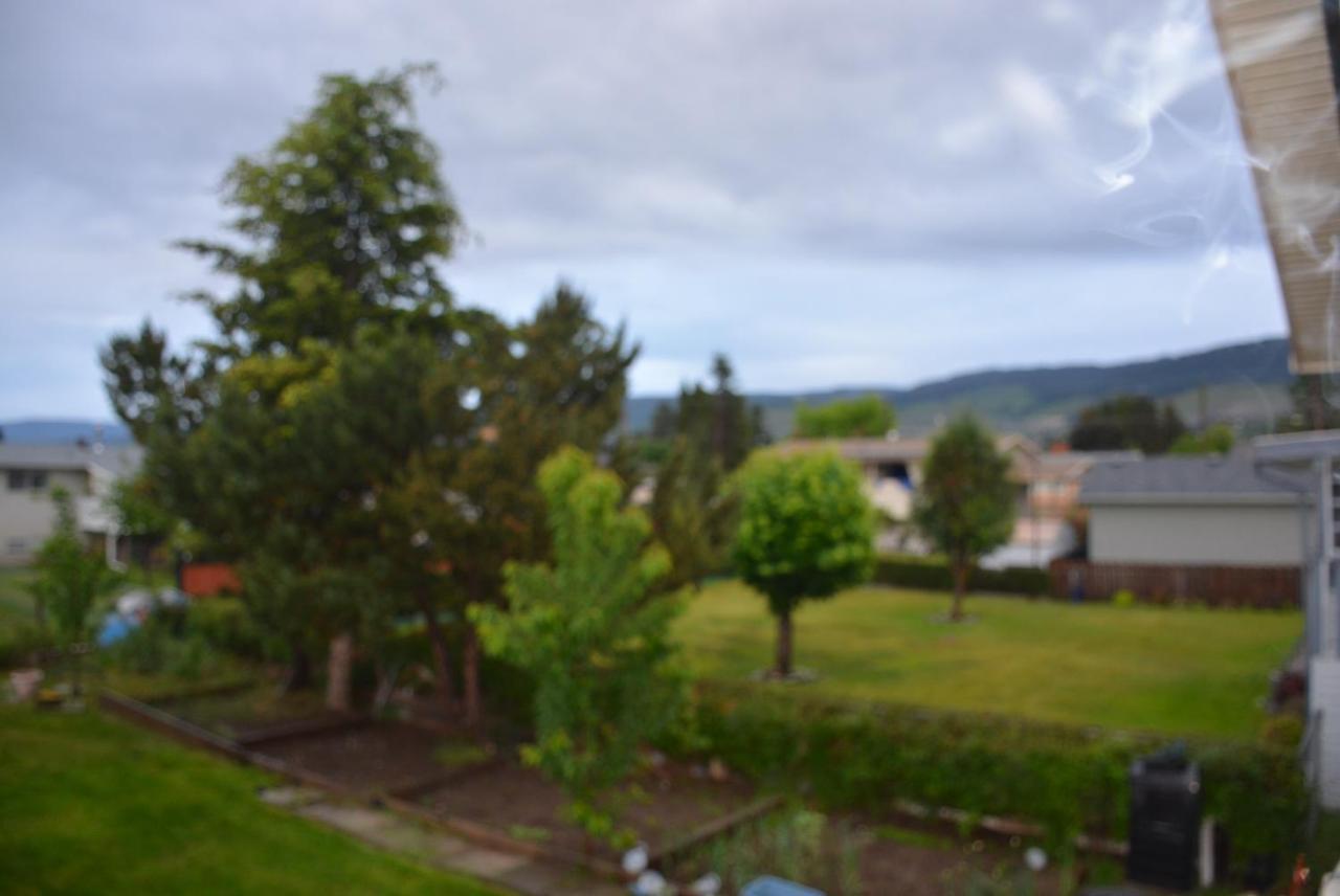 Aasra Home Kelowna Eksteriør billede