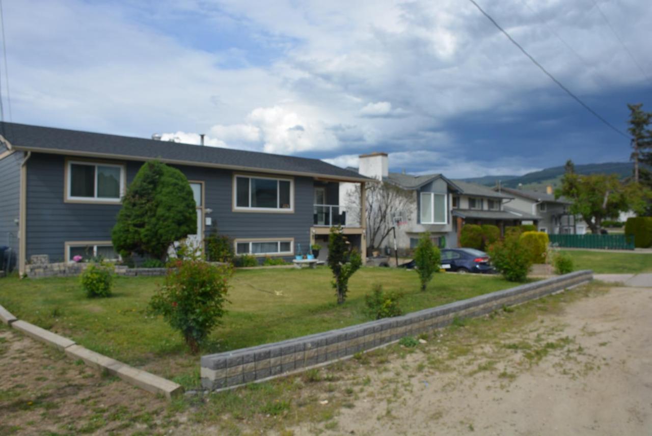 Aasra Home Kelowna Eksteriør billede